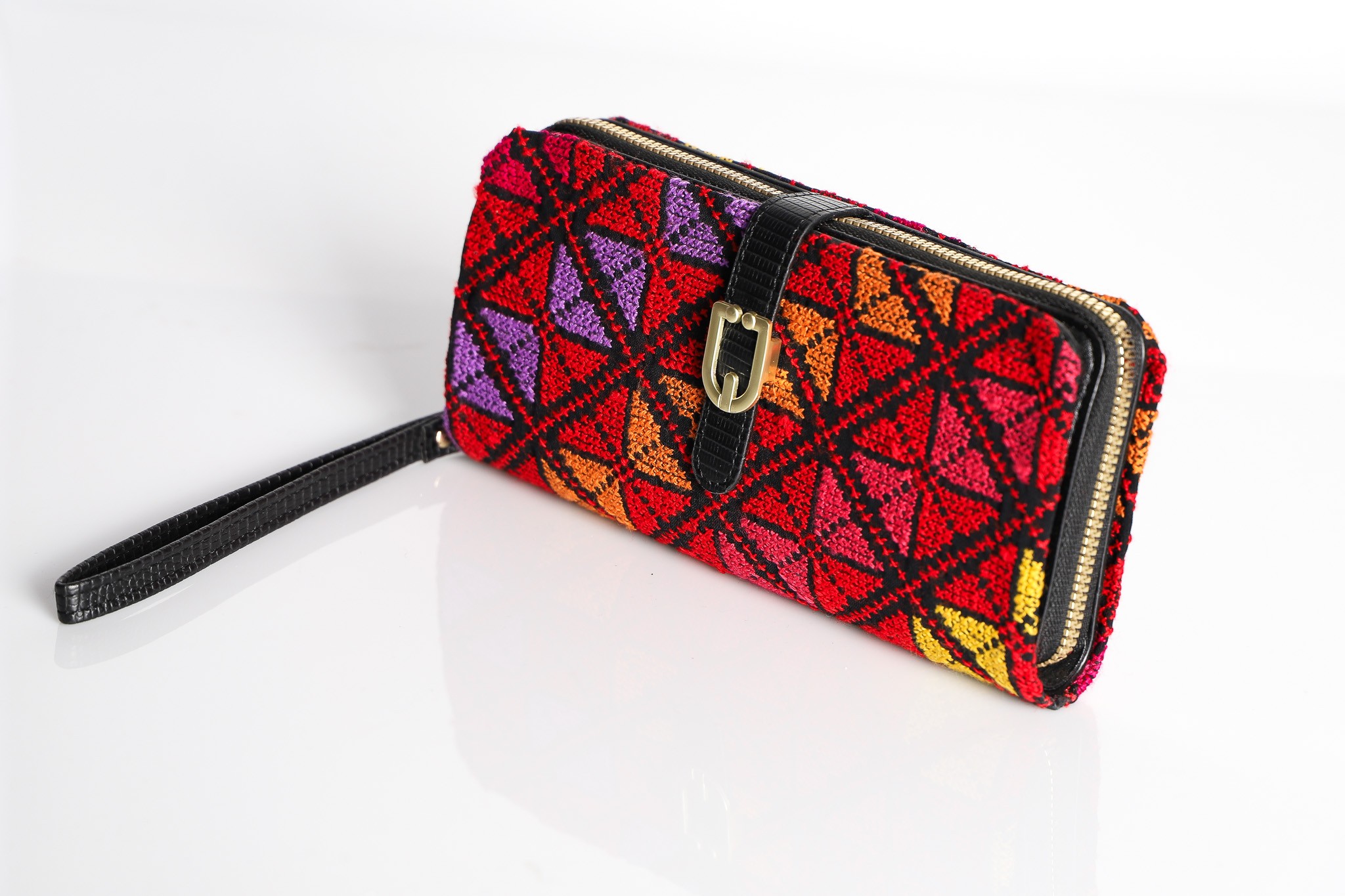 Handmade Embroidered Wallet – A Timeless Blend of Tradition & Modern Style