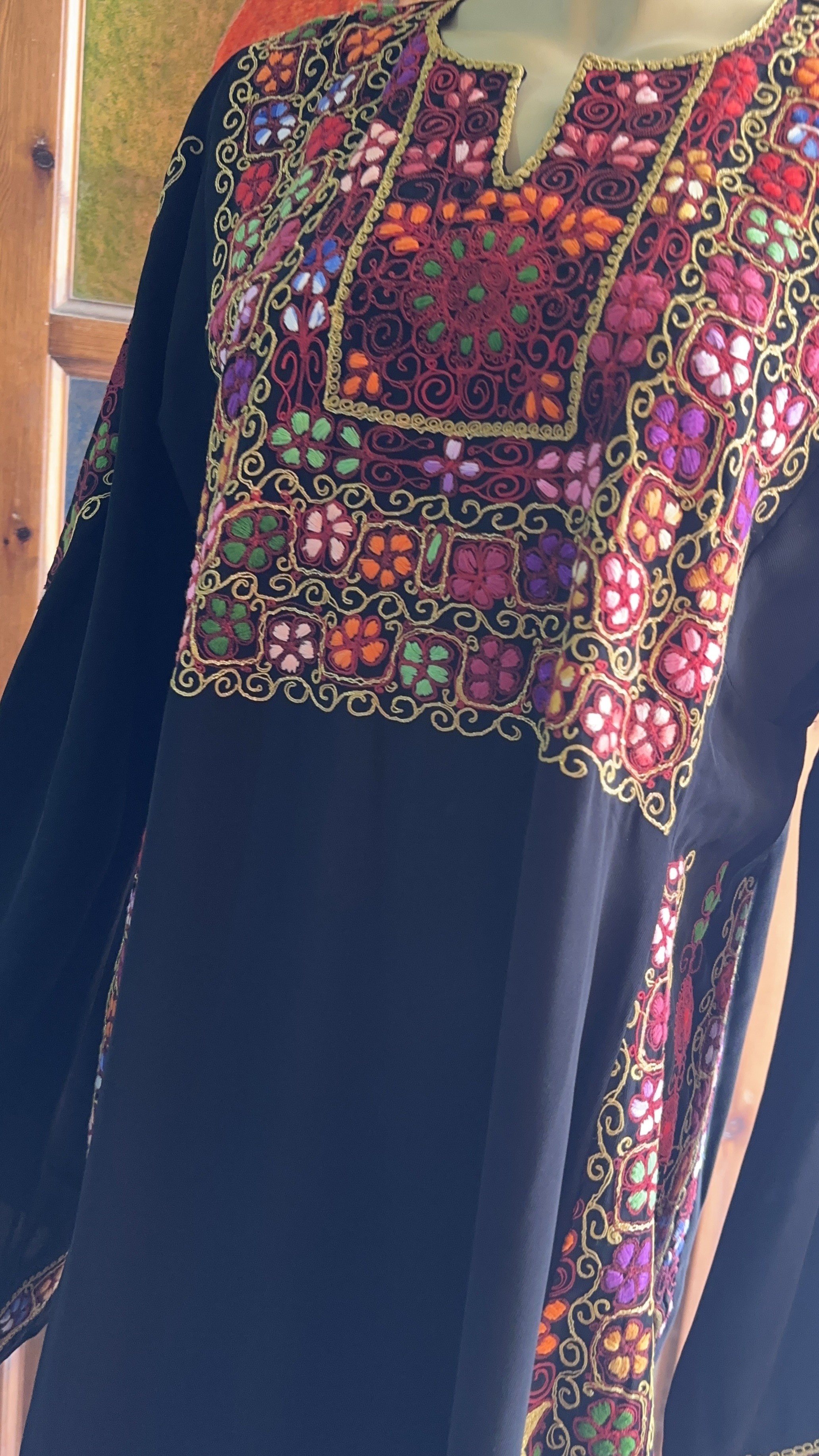 Hand-Embroidered Palestinian Dress – A Timeless Piece for Henna Nights & Traditional Celebrations