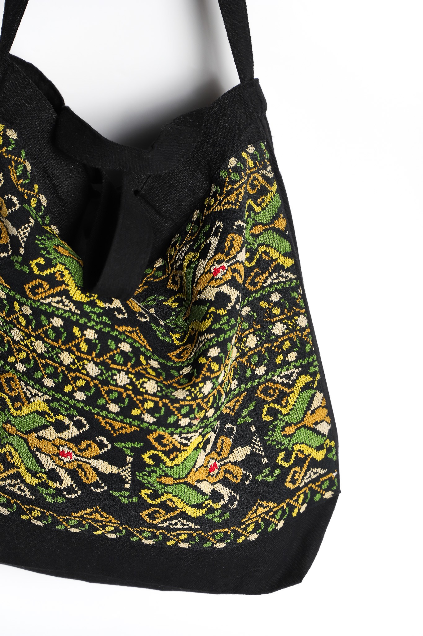 Embroidered Tote Bag A Cultural Masterpiece